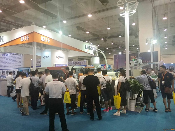 lanson injection moulding machine in exhibition lanson injection moulding machine in exhibition